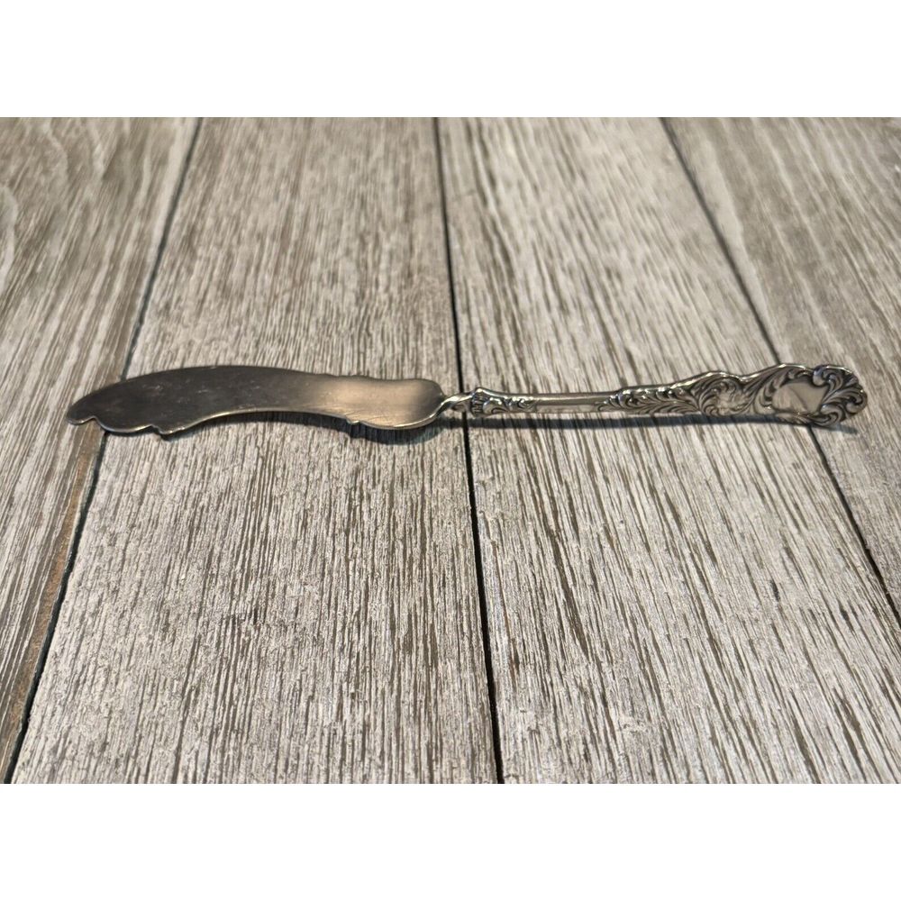 Holmes & Edwards XIV Twisted Handle Master Butter Knife Spreader
